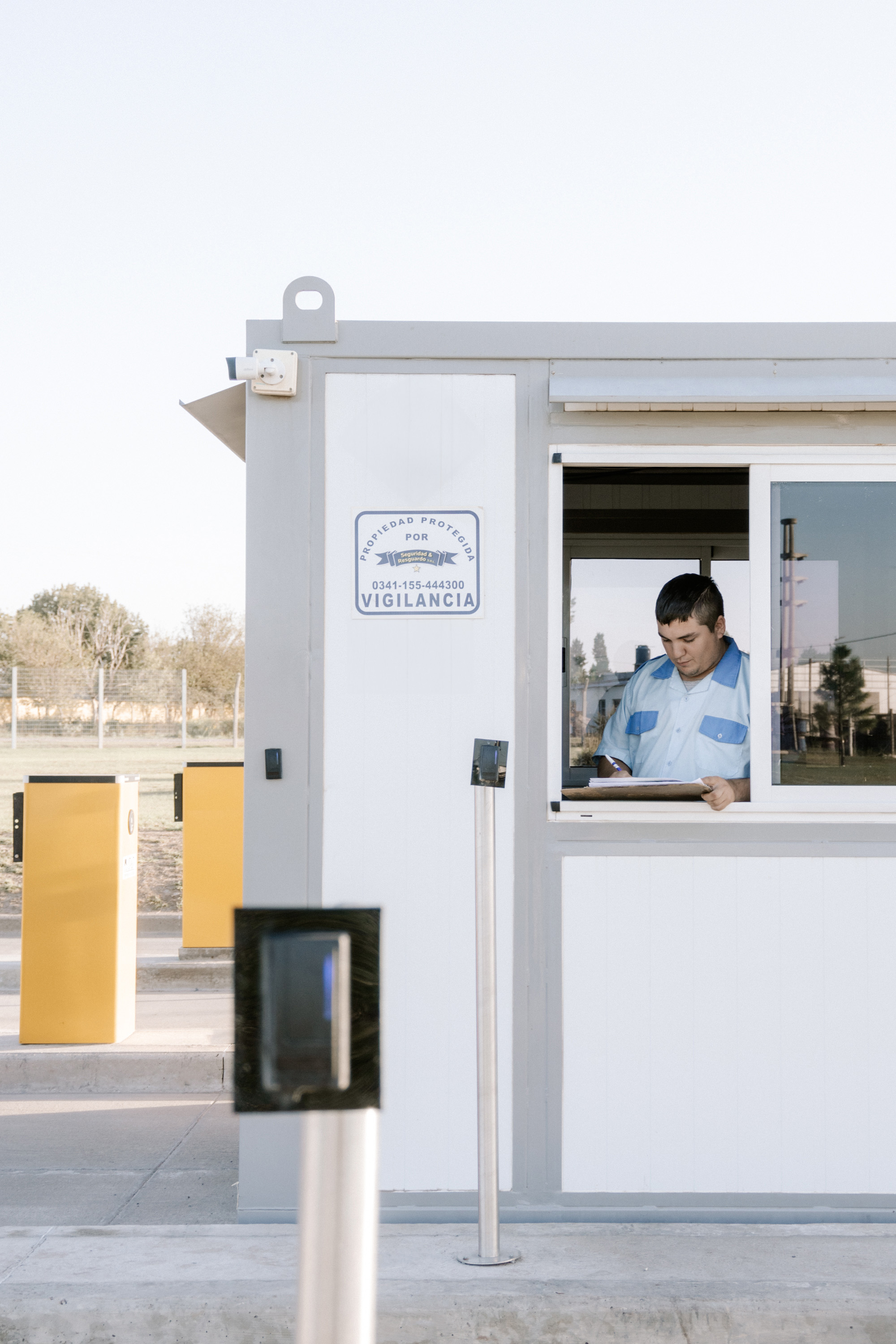 Personal de vigilancia en parque industrial